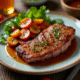Magret de canard servi avec légumes colorés et sauce