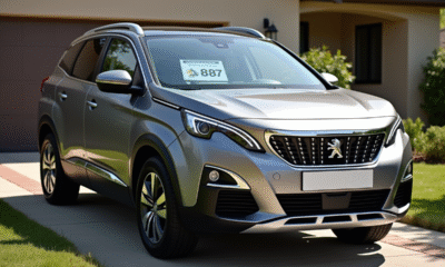 Peugeot 3008 d'occasion devant une maison en banlieue